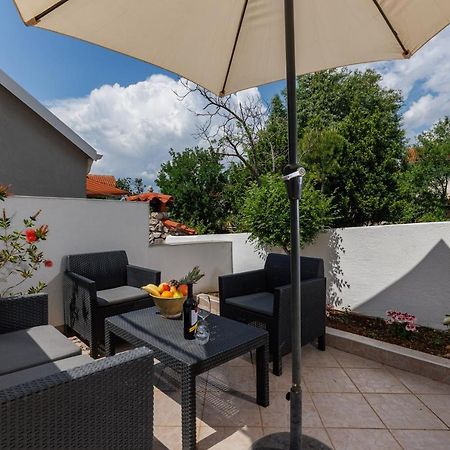 Charming Studio With Hot Tube, Terrace, Barbecue And Garden Kraljevica Zewnętrze zdjęcie