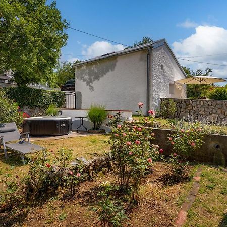 Charming Studio With Hot Tube, Terrace, Barbecue And Garden Kraljevica Zewnętrze zdjęcie
