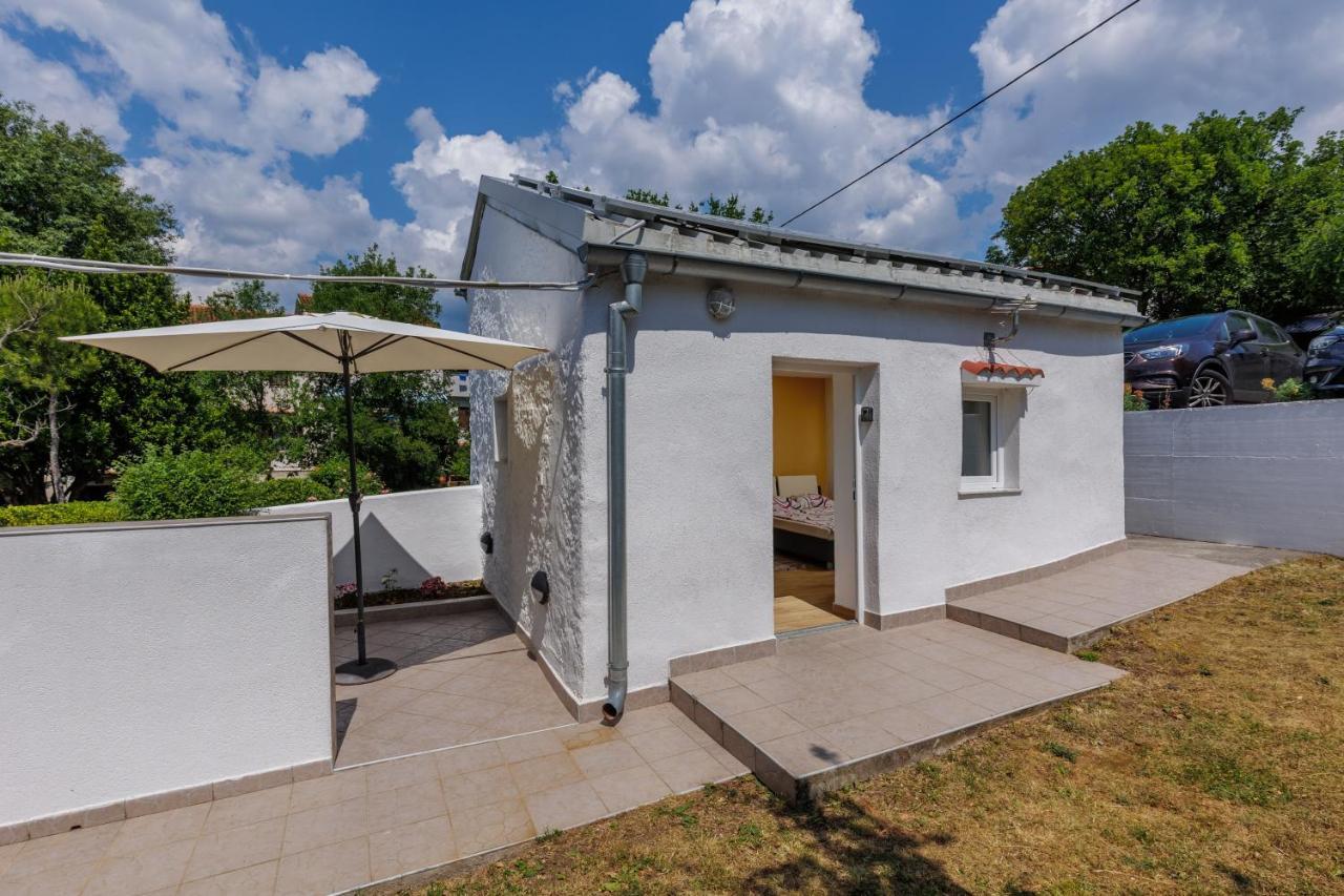 Charming Studio With Hot Tube, Terrace, Barbecue And Garden Kraljevica Zewnętrze zdjęcie