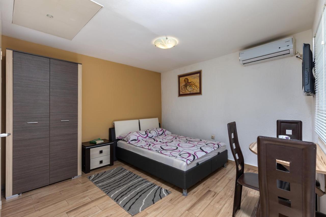 Charming Studio With Hot Tube, Terrace, Barbecue And Garden Kraljevica Zewnętrze zdjęcie