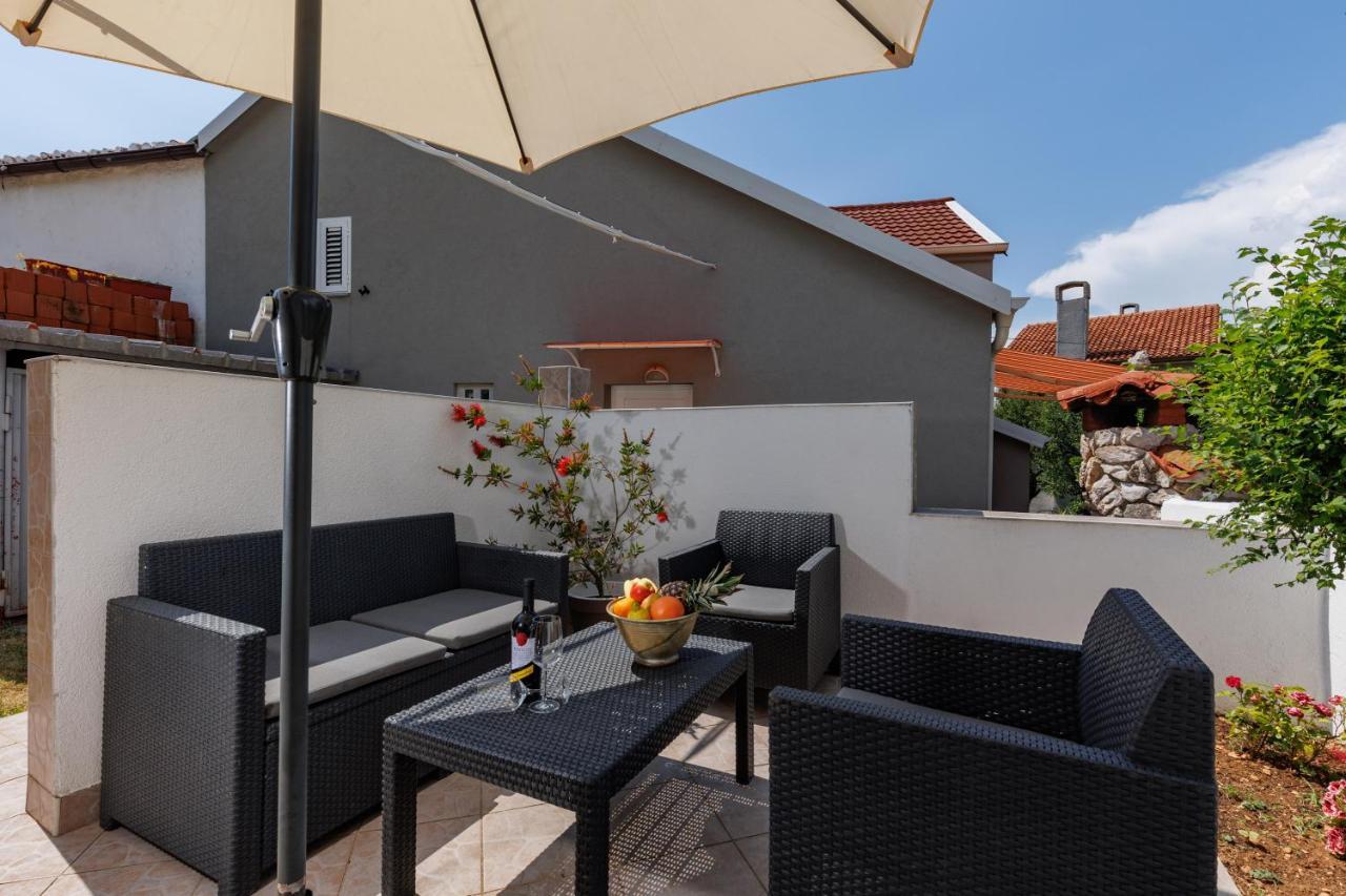 Charming Studio With Hot Tube, Terrace, Barbecue And Garden Kraljevica Zewnętrze zdjęcie