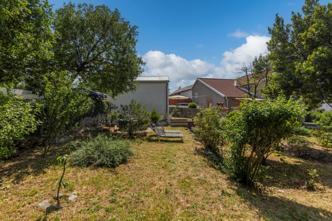 Charming Studio With Hot Tube, Terrace, Barbecue And Garden Kraljevica Zewnętrze zdjęcie