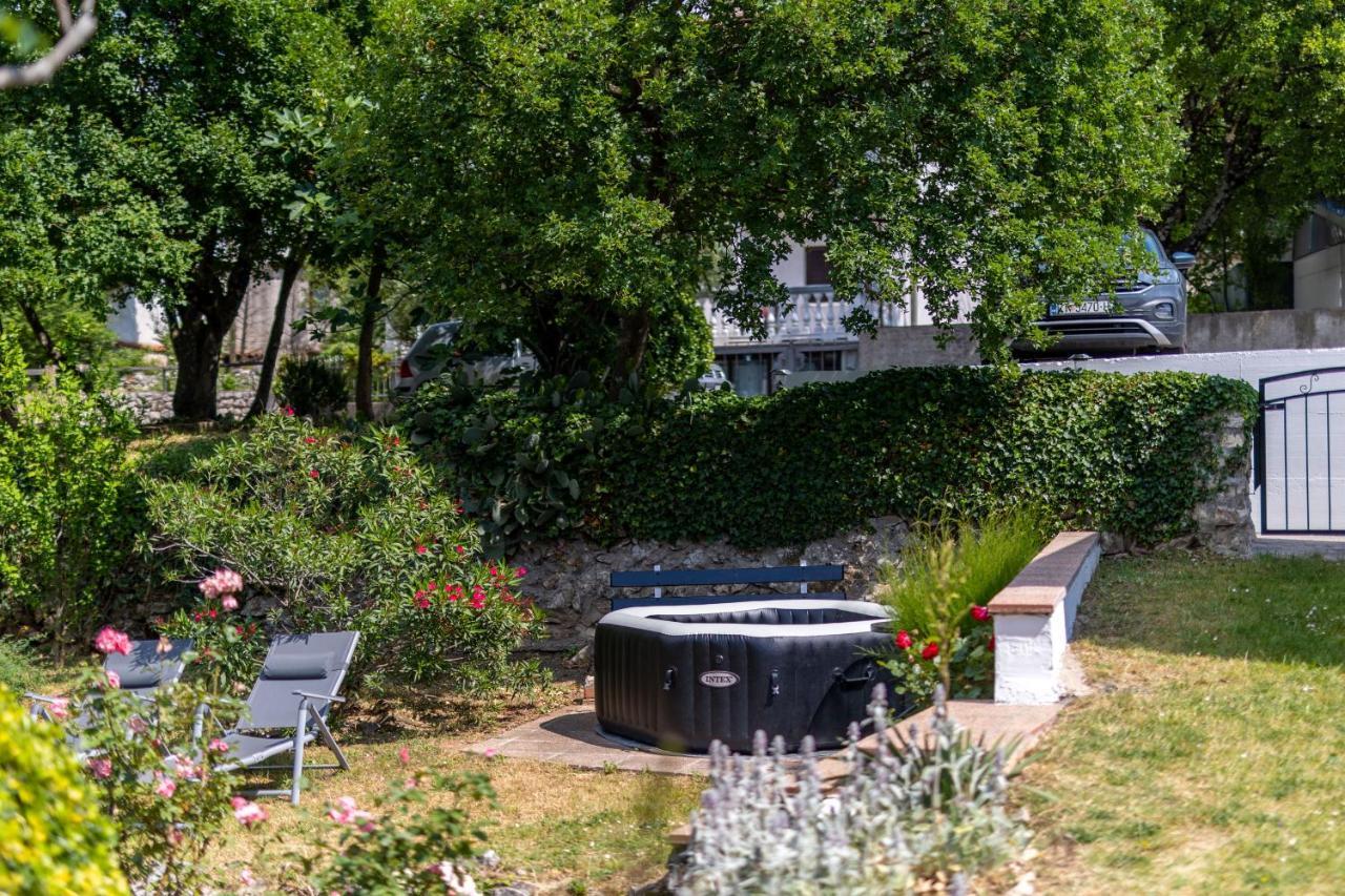 Charming Studio With Hot Tube, Terrace, Barbecue And Garden Kraljevica Zewnętrze zdjęcie