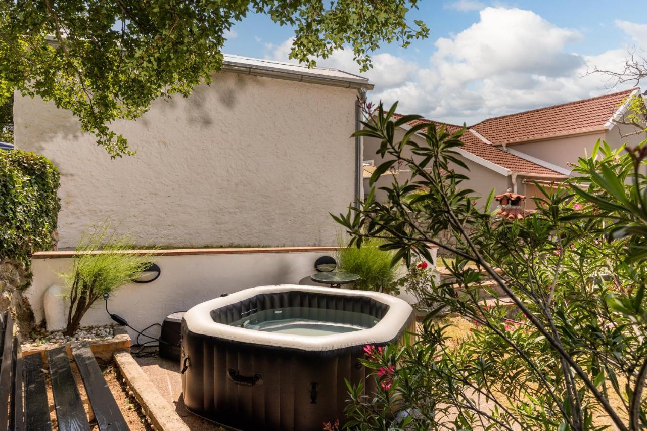 Charming Studio With Hot Tube, Terrace, Barbecue And Garden Kraljevica Zewnętrze zdjęcie